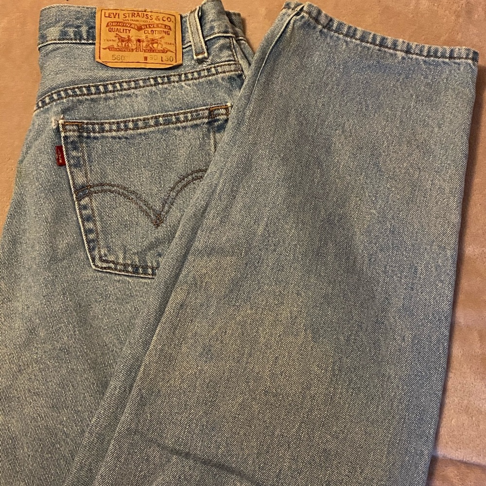 Light wash comfort fit LEVI’s